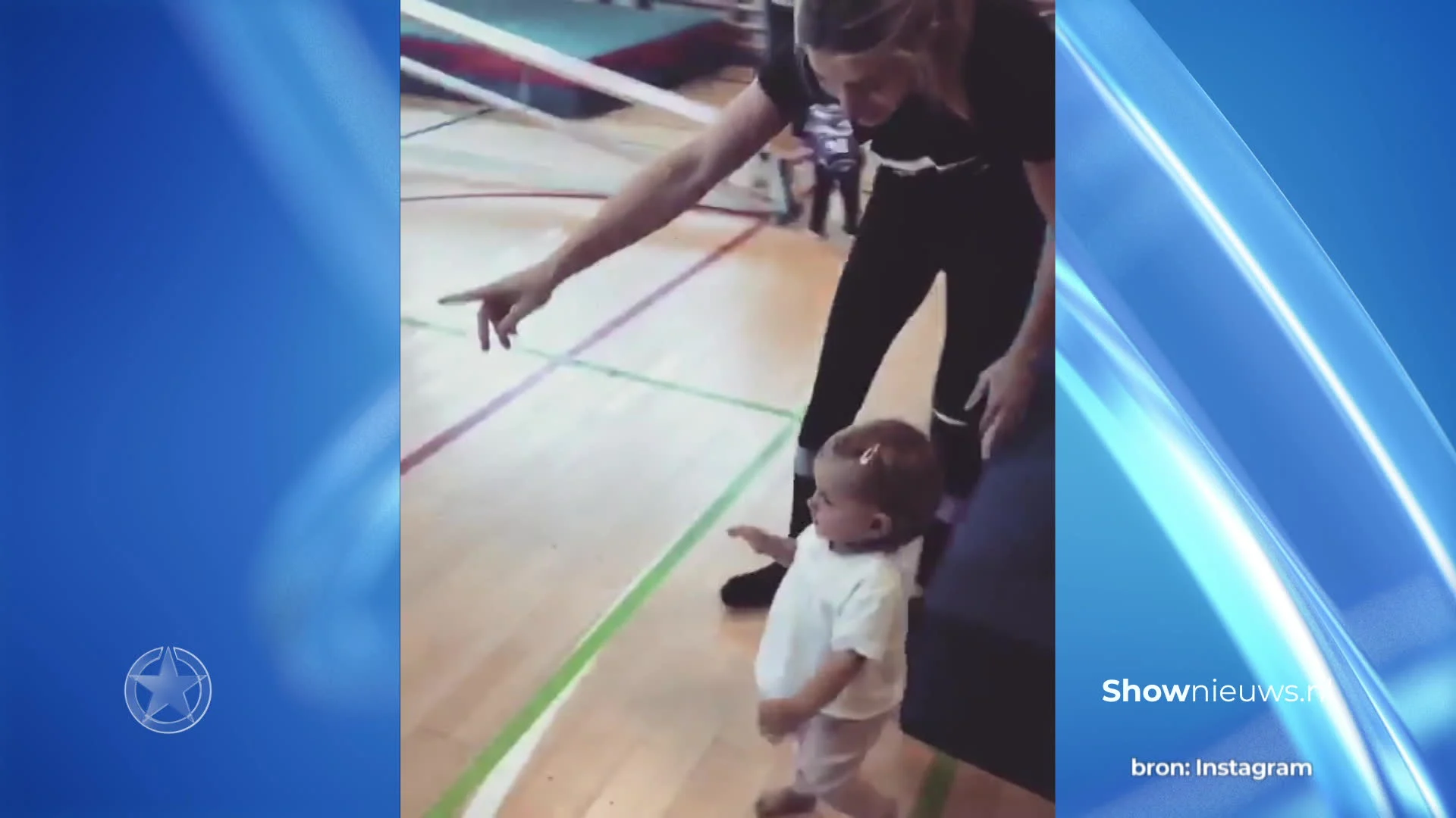 Cute! Jesslynn klimt en klautert erop los