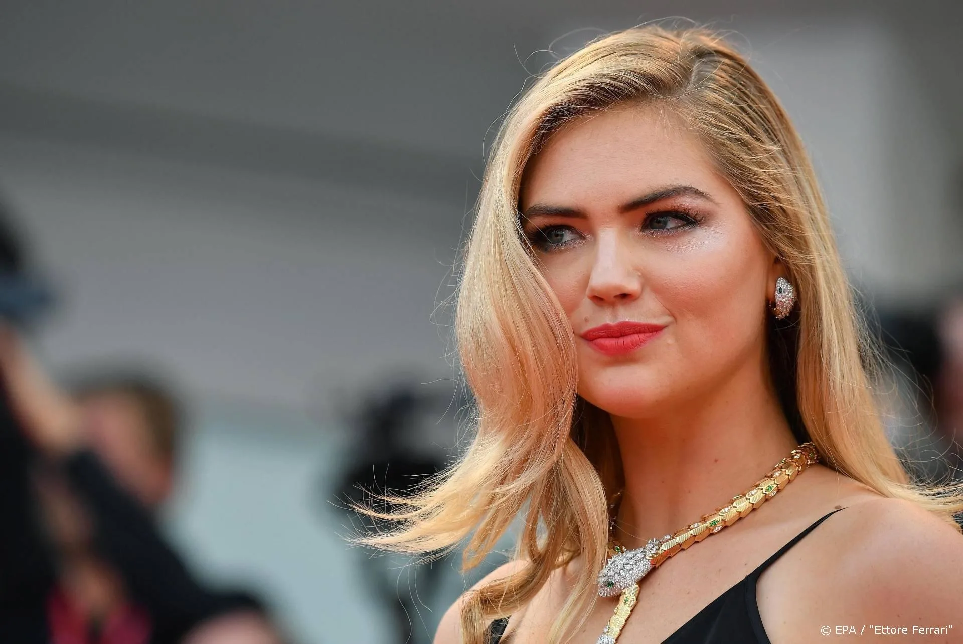 Kate Upton gebruikt dochtertje als sportgewicht
