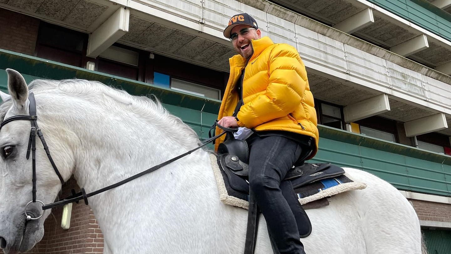 Rapper Murda verschijnt dinsdag voor de rechter in Turkije