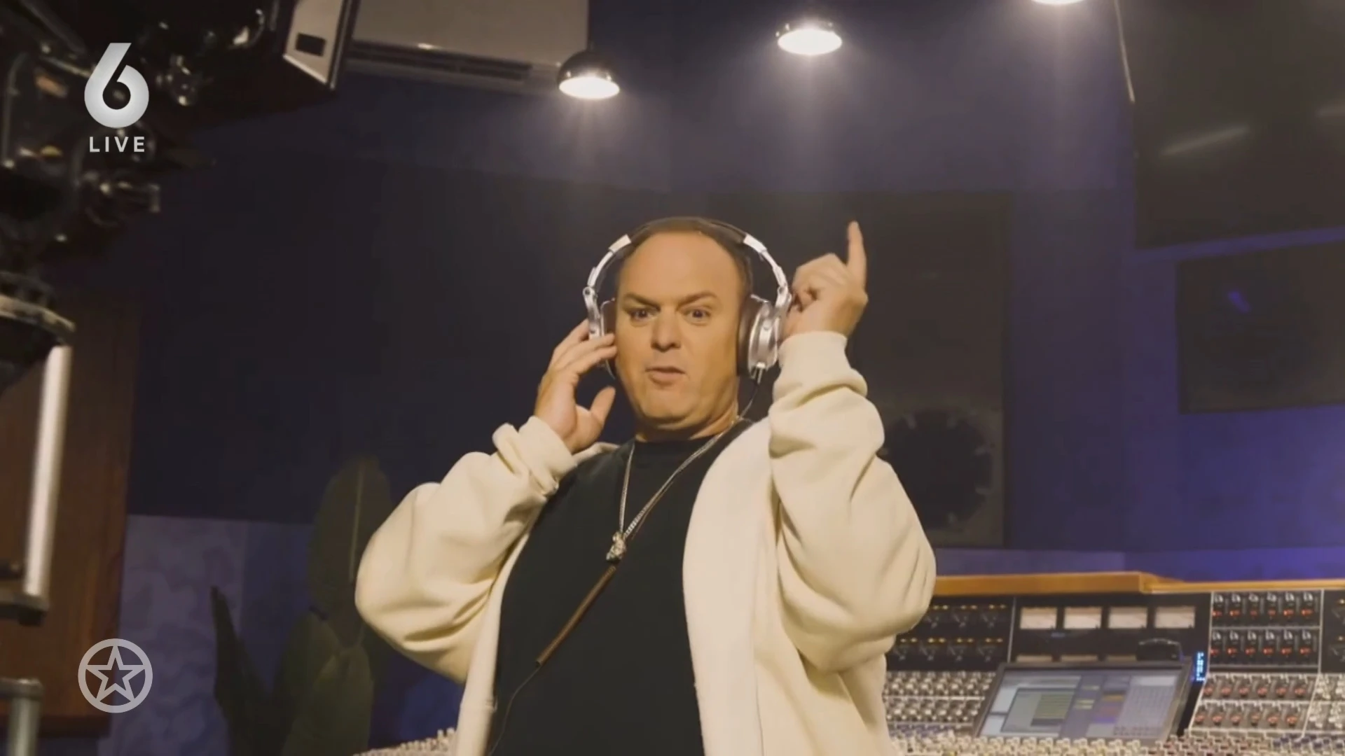 ZIEN: Frans Bauer rapt erop los