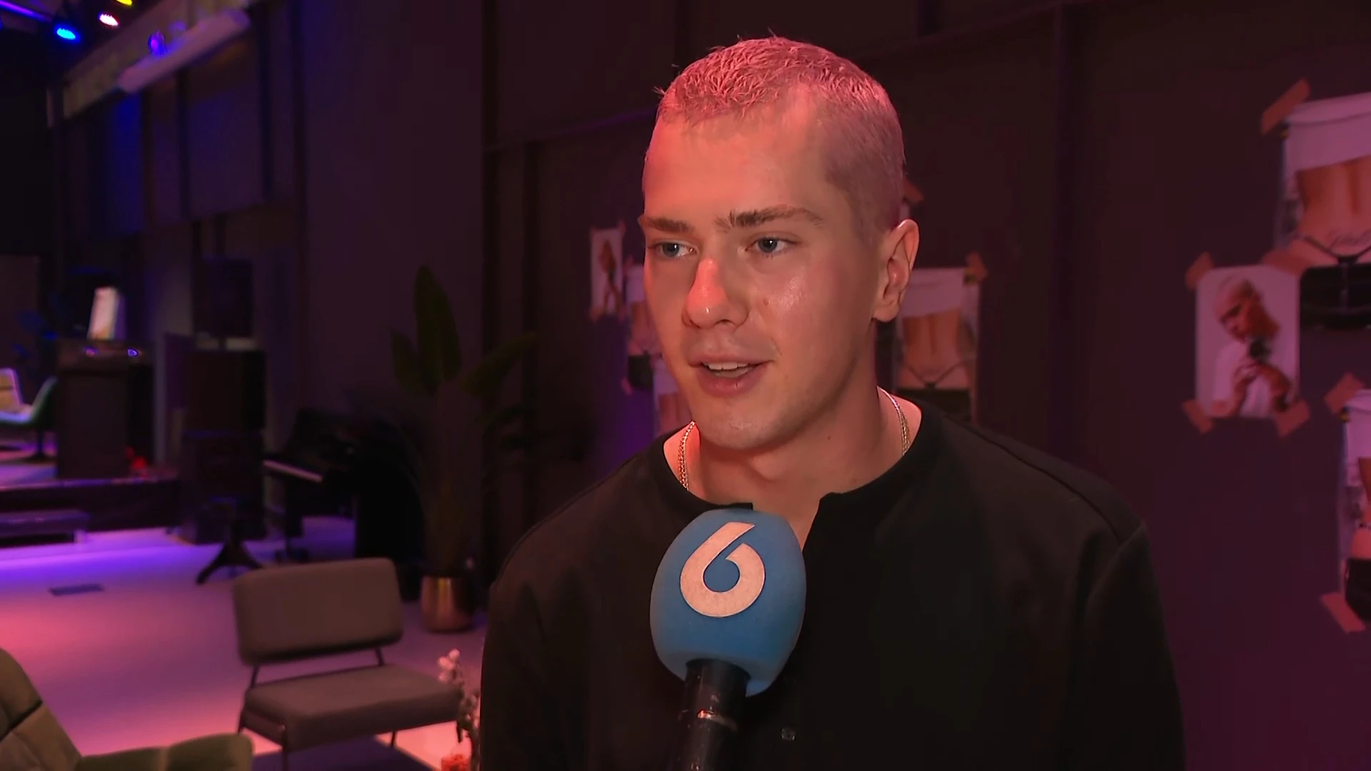 Stijn de Vries speelt open kaart rondom RTL Tonight-vertrek