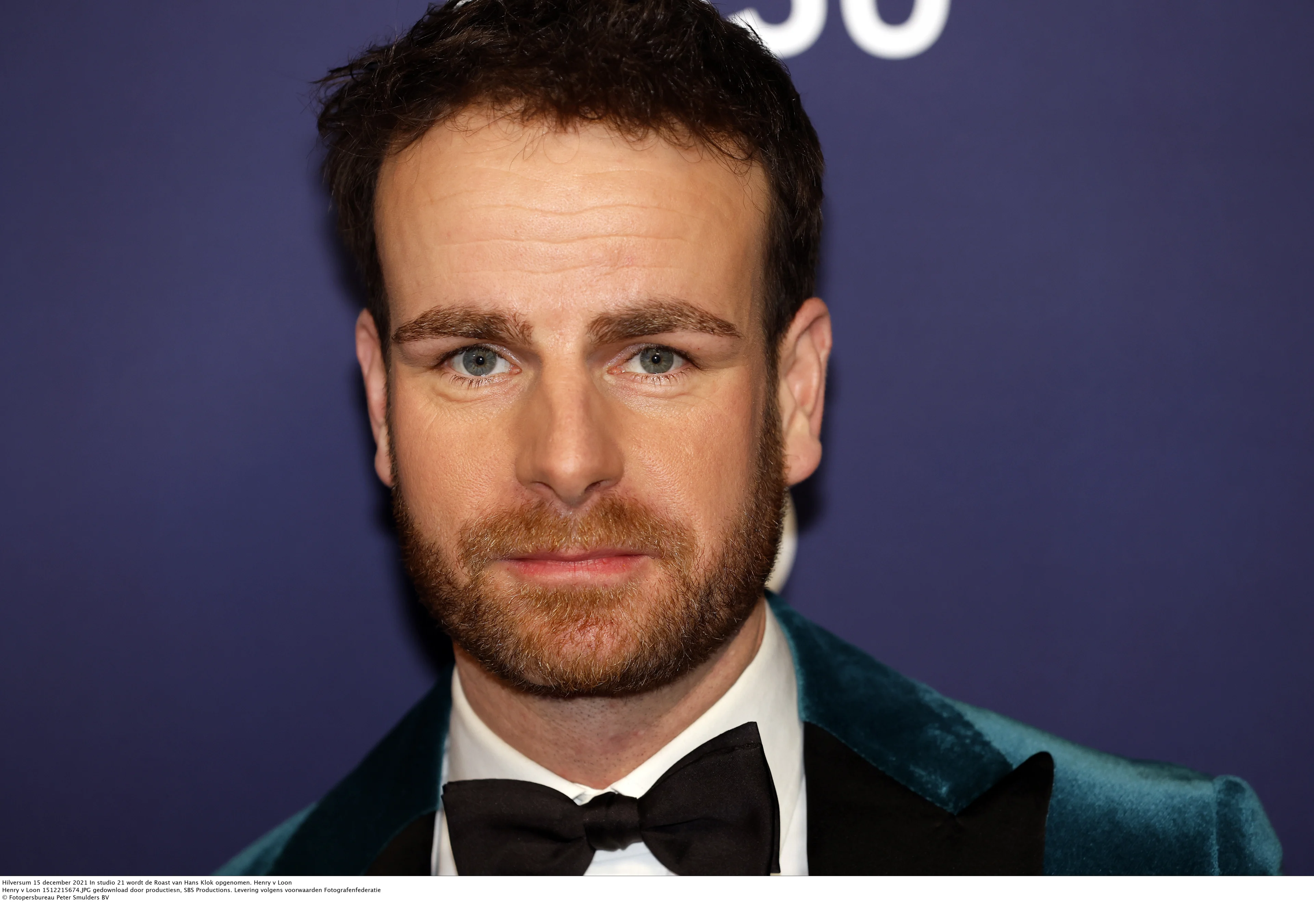 Henry van Loon doet hilarische B&B Vol Liefde imitatie