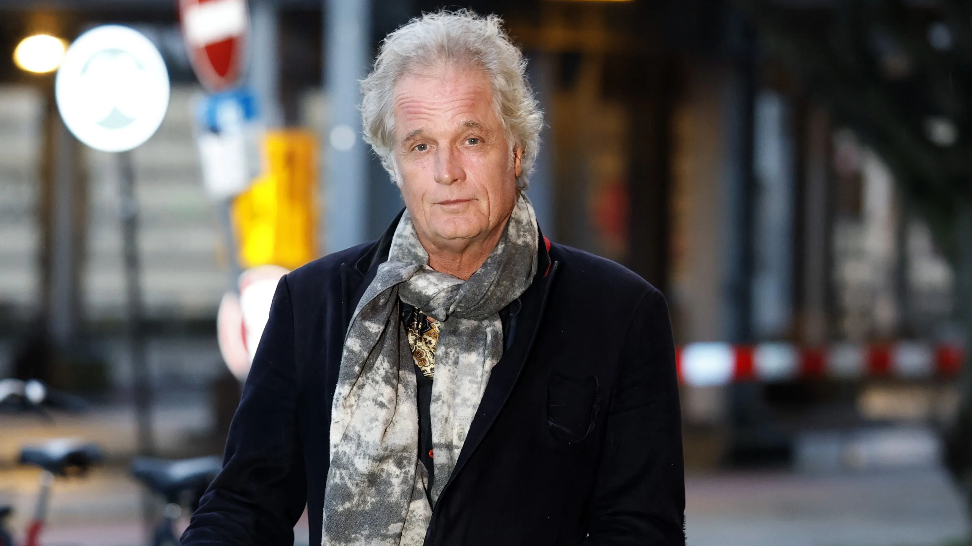 Jeroen Pauw oog in oog met 'exotisch dier'