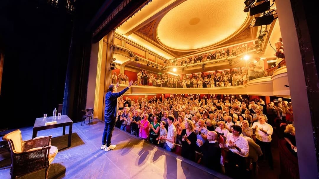 Rob Kemps emotioneel over 'magische' show in Parijs