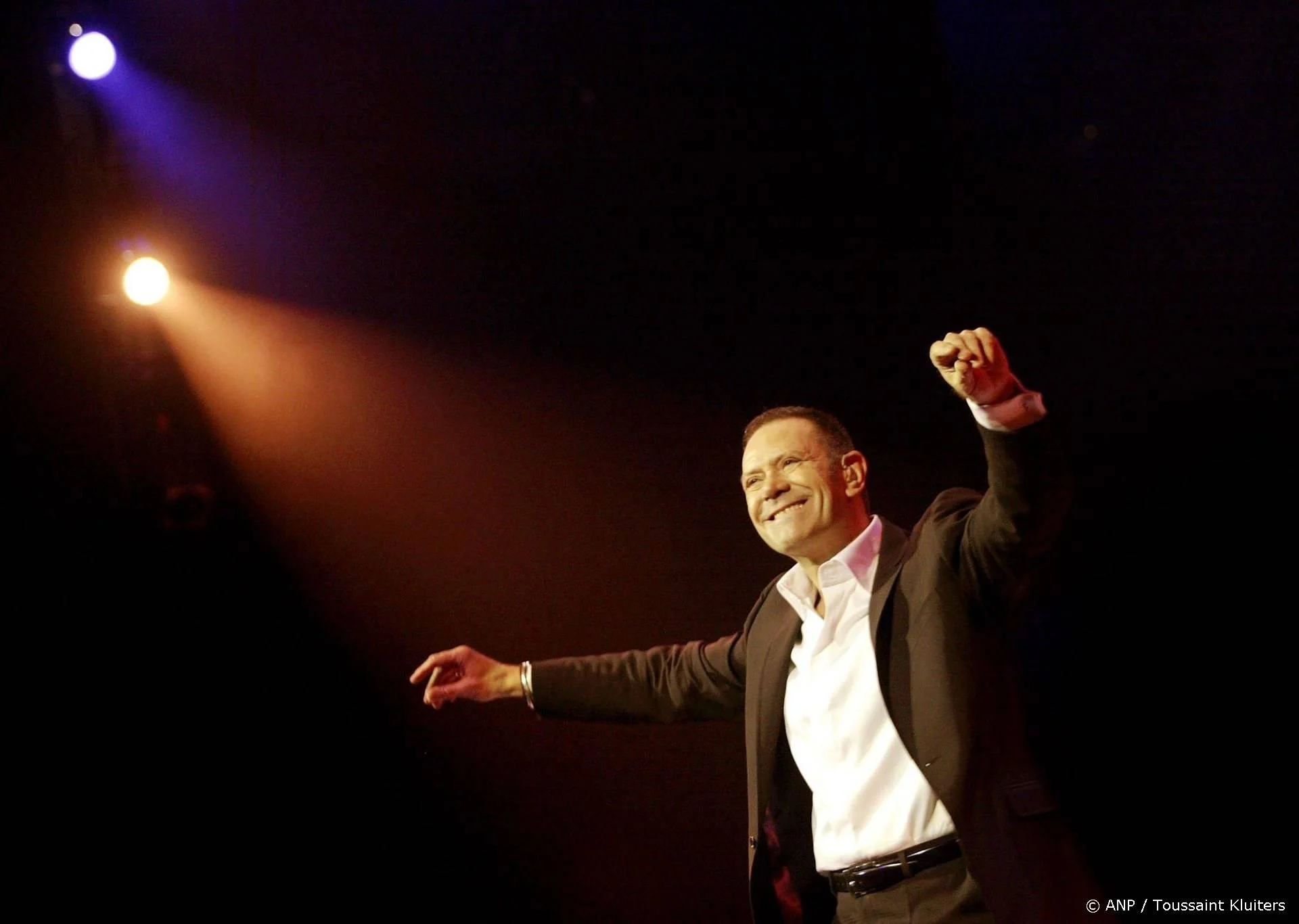 Hele uitzending Shownieuws maandagavond in teken van Rob de Nijs