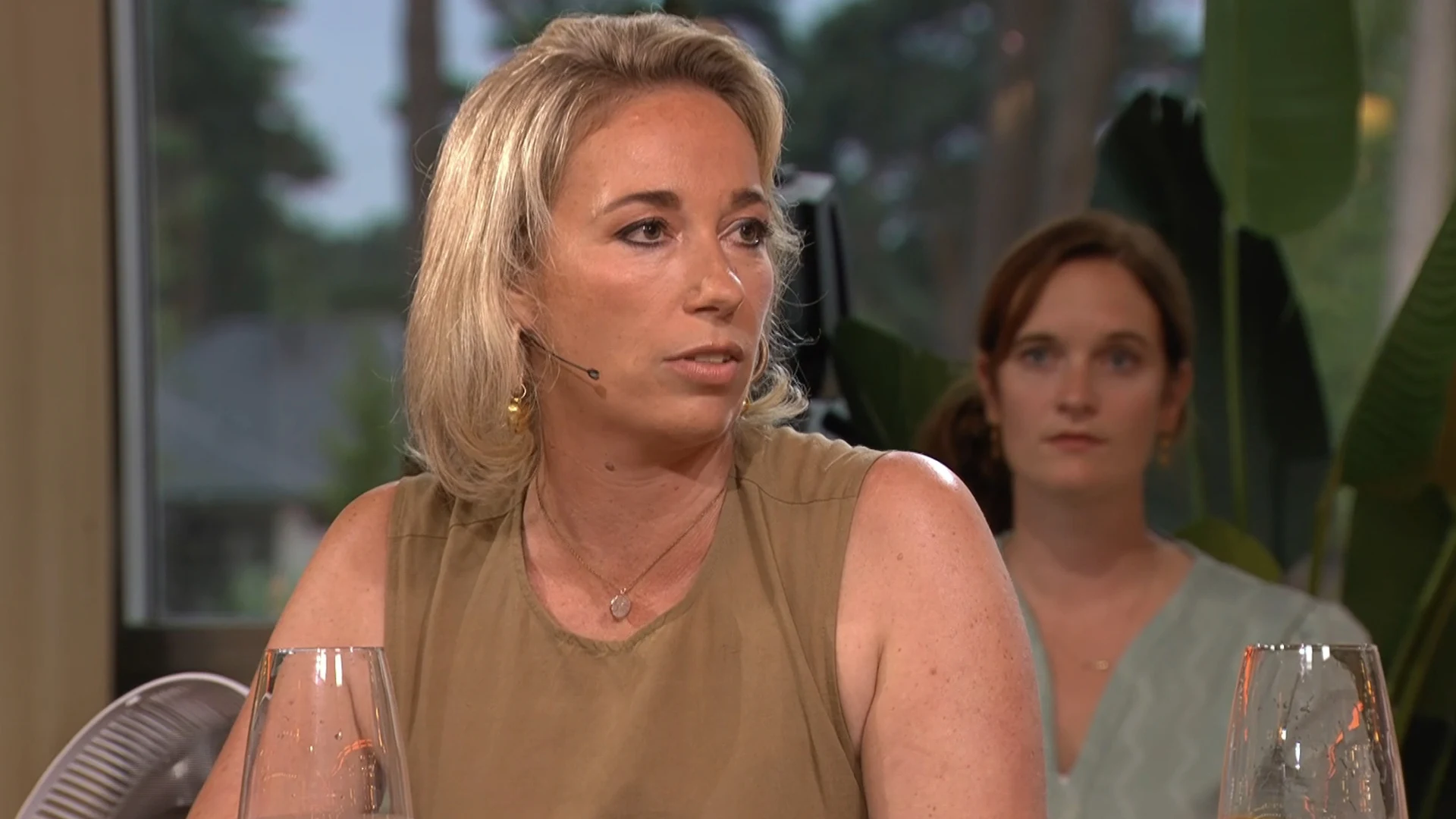 Coenradie kraakt verklaring Yeşilgöz over Douwe Bob-tweet: 'Ze draait om de hete brij heen!'