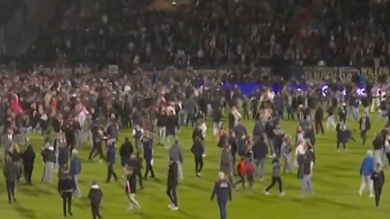 Willem II baalt van voorbarige veldbestorming en wil fans boete van 1000 euro opleggen