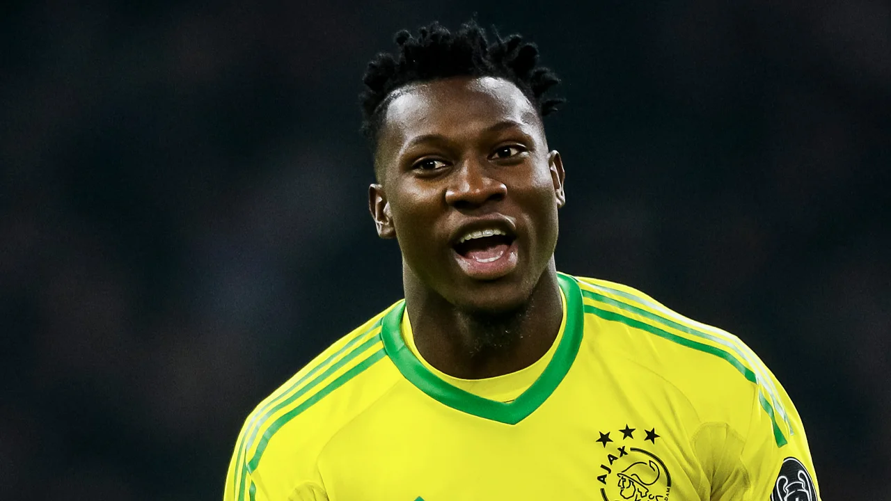 'FC Barcelona meldt zich officieel bij Ajax voor Onana'