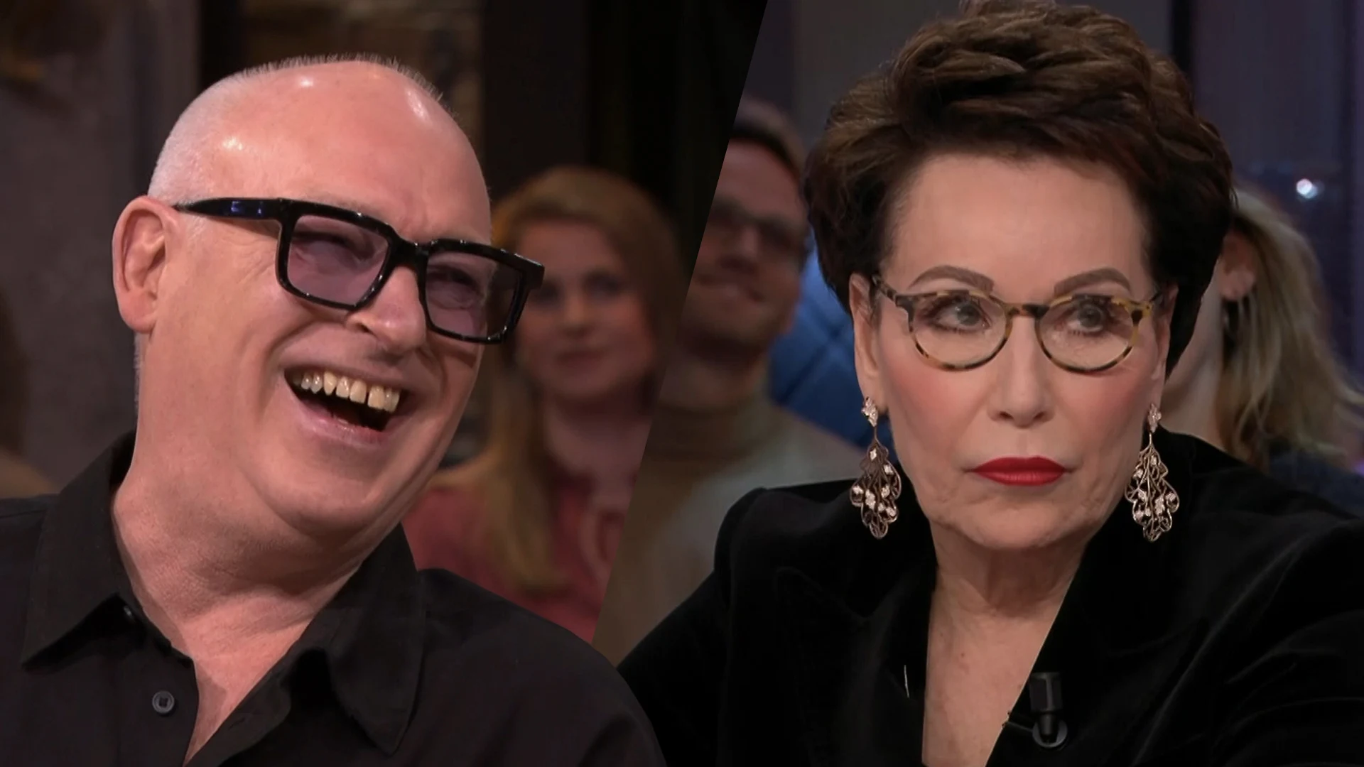 René van der Gijp geniet van Carry Knoops bij Pauw & De Wit: 'Ze heeft er écht de tering in!'