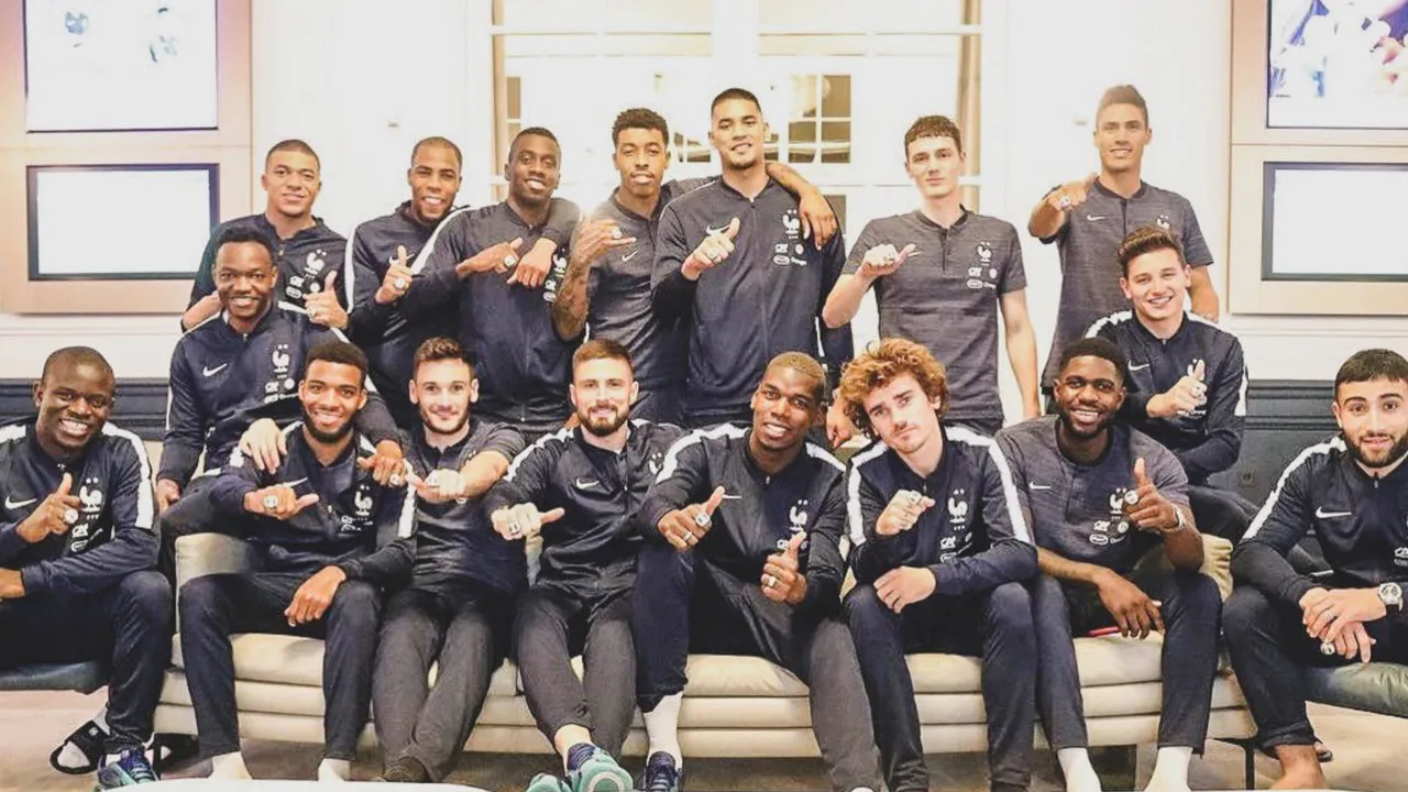 Pogba koopt peperdure kampioensringen voor Franse teamgenoten