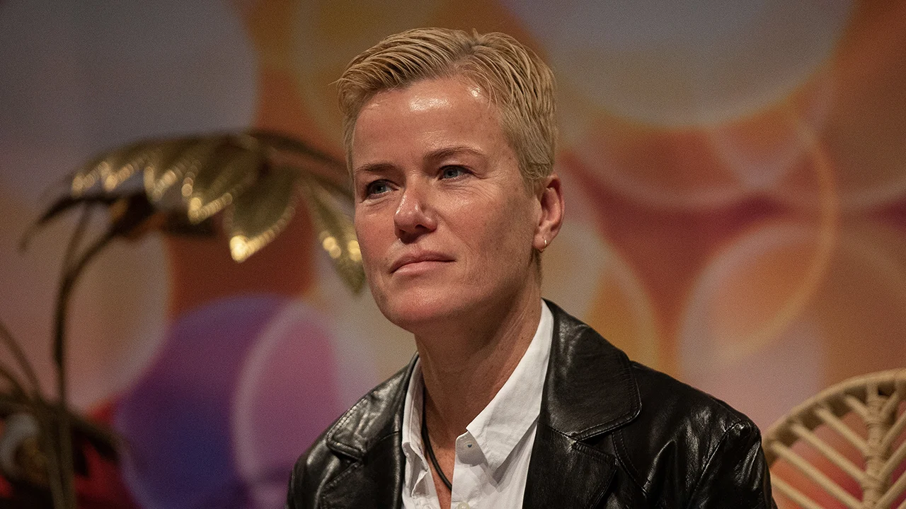 Ellie Lust onthult: 'Eigenlijk ben ik een ex-crimineel'