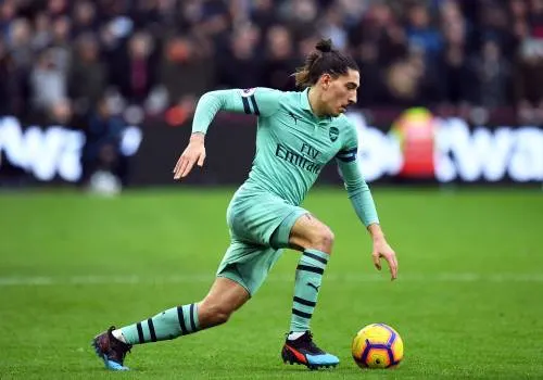 Arsenal is Bellerin rest van seizoen kwijt