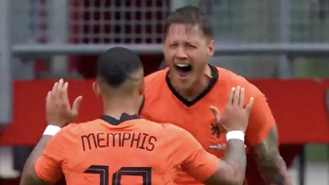 VIDEOGOAL: Weghorst uitzinnig na eerste doelpunt voor Oranje