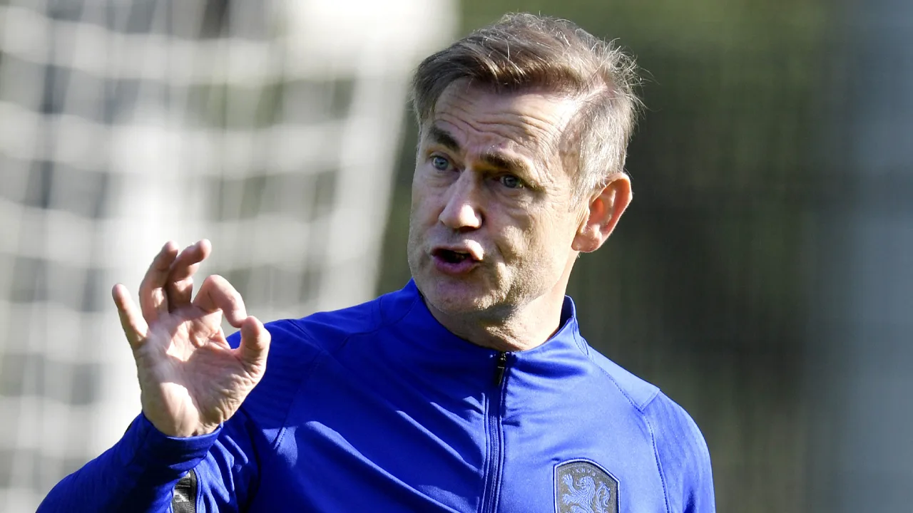 KNVB polst Heerenveen over ongediplomeerde keeperstrainer Frans Hoek