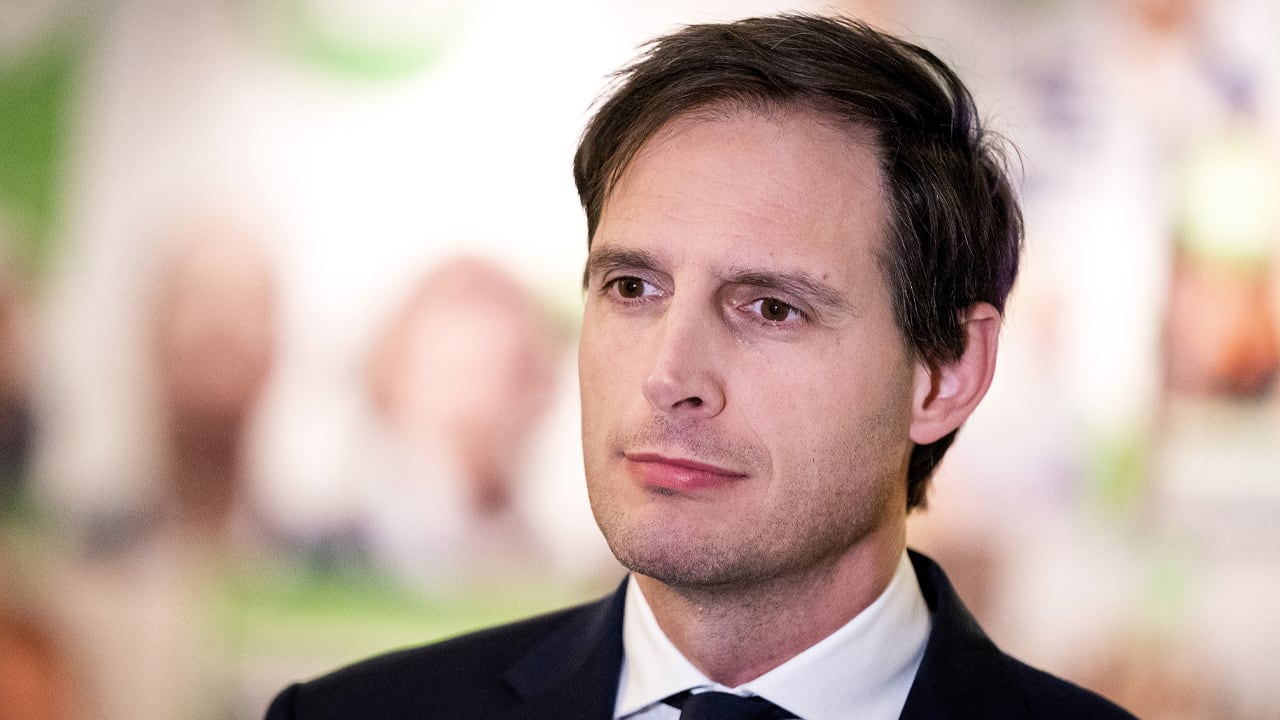 Wopke Hoekstra: Nederland zet 17 Russische spionnen het land uit