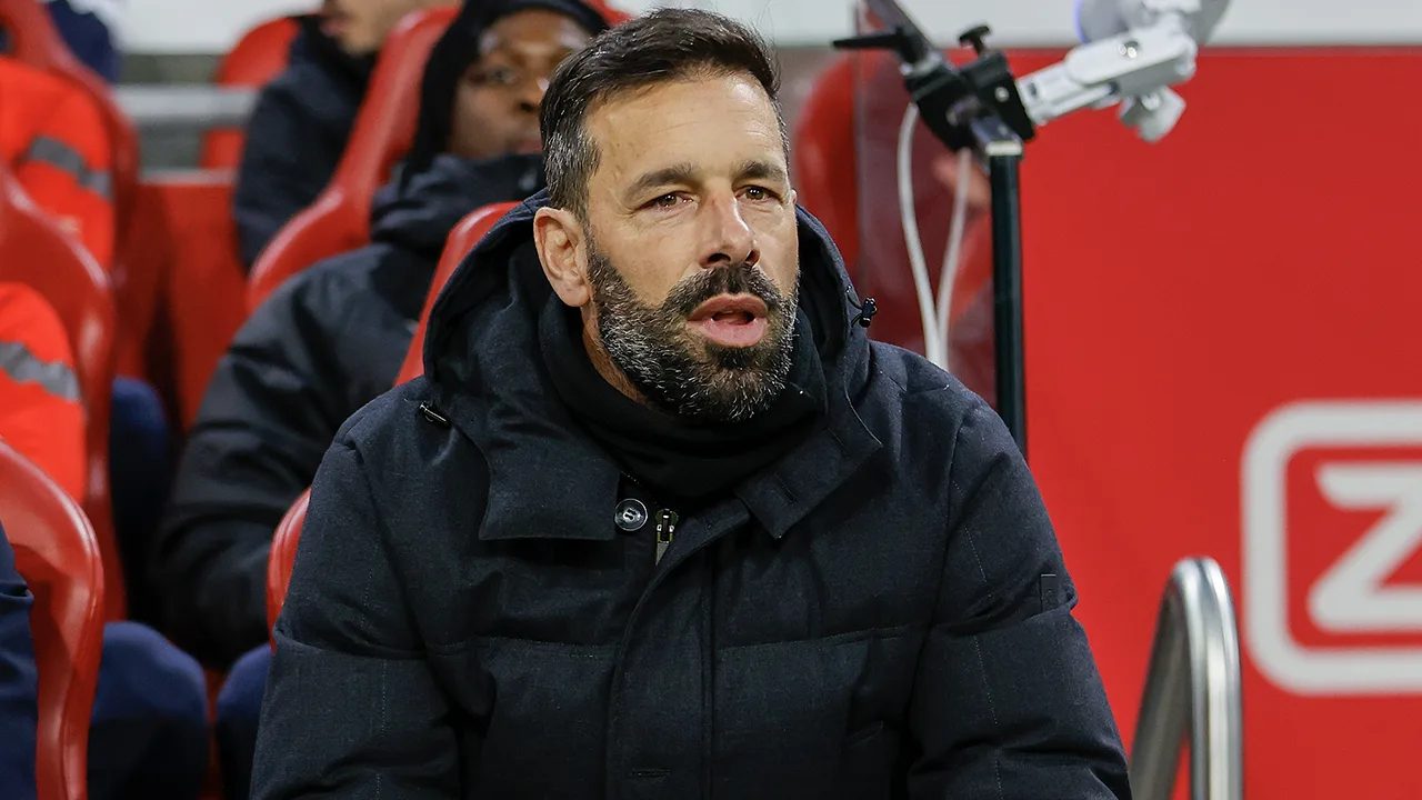 'Bij PSV verwachten ze dat Van Nistelrooij nooit meer aan een club begint'