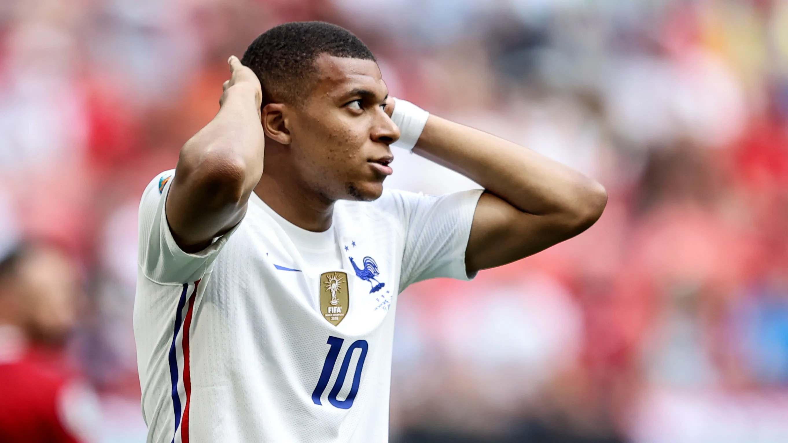 Kylian Mbappé: racistische geluiden van Hongaarse fans op tribune