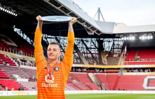 Bijlow wil achtervolging op PSV inzetten