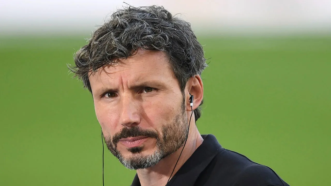 Weghorst helpt zijn trainer Van Bommel aan welkome zege
