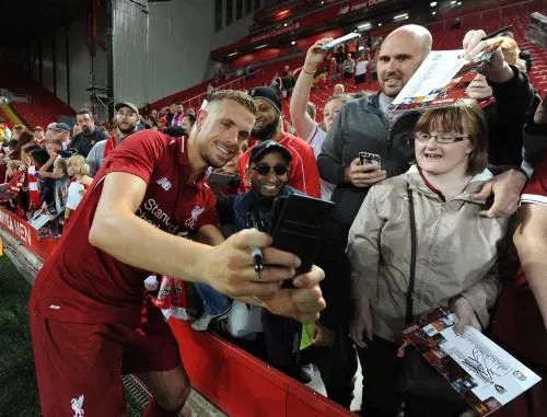 Liverpool bindt aanvoerder Henderson