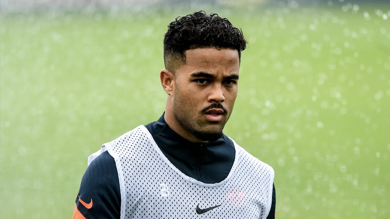 Kluivert heeft duidelijk doel voor ogen: 'Wil weer voor mijn land spelen'