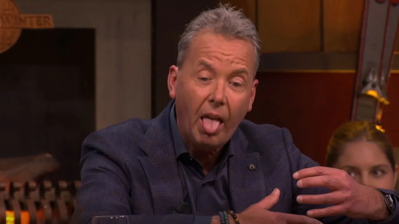 Valentijn Driessen imiteert deelnemer uit Winter Vol Liefde: 'En die tong erin duwen!'