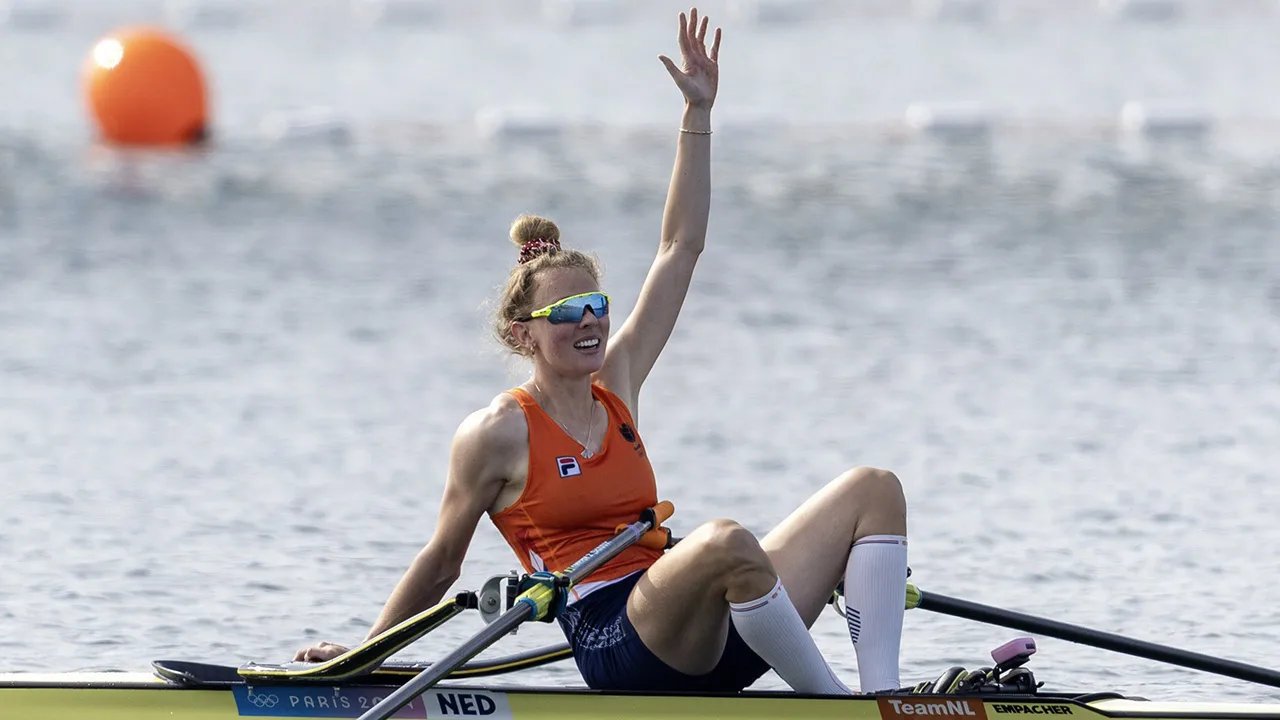 Vijfde goud voor Nederland! Roeister Florijn pakt gouden medaille in skiff na spannende race