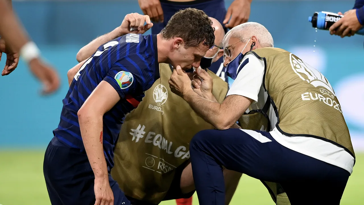 Benjamin Pavard was even buiten bewustzijn