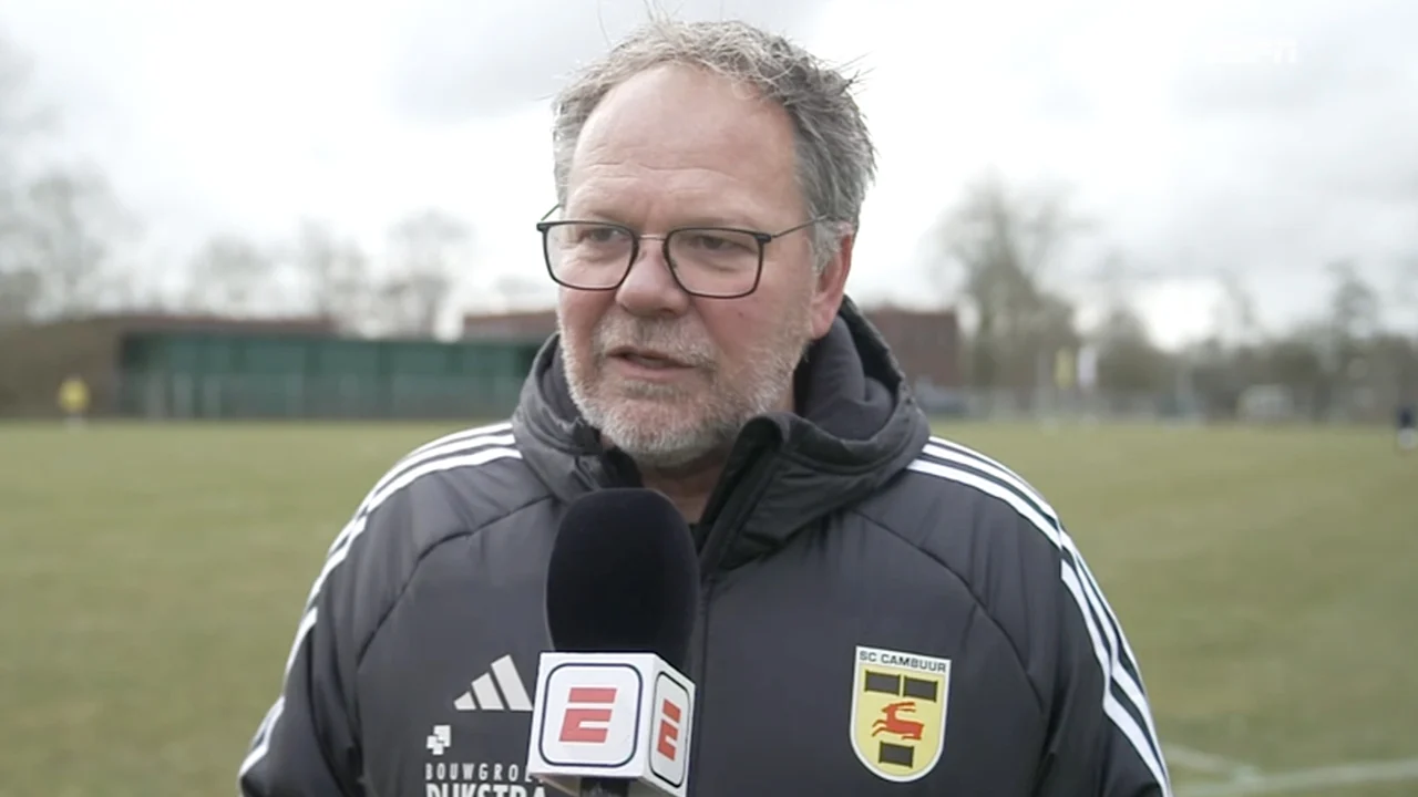 Henk de Jong gaat in zware tijd verlengen bij Cambuur: 'Mijn vrouw wordt vrijdag geopereerd'