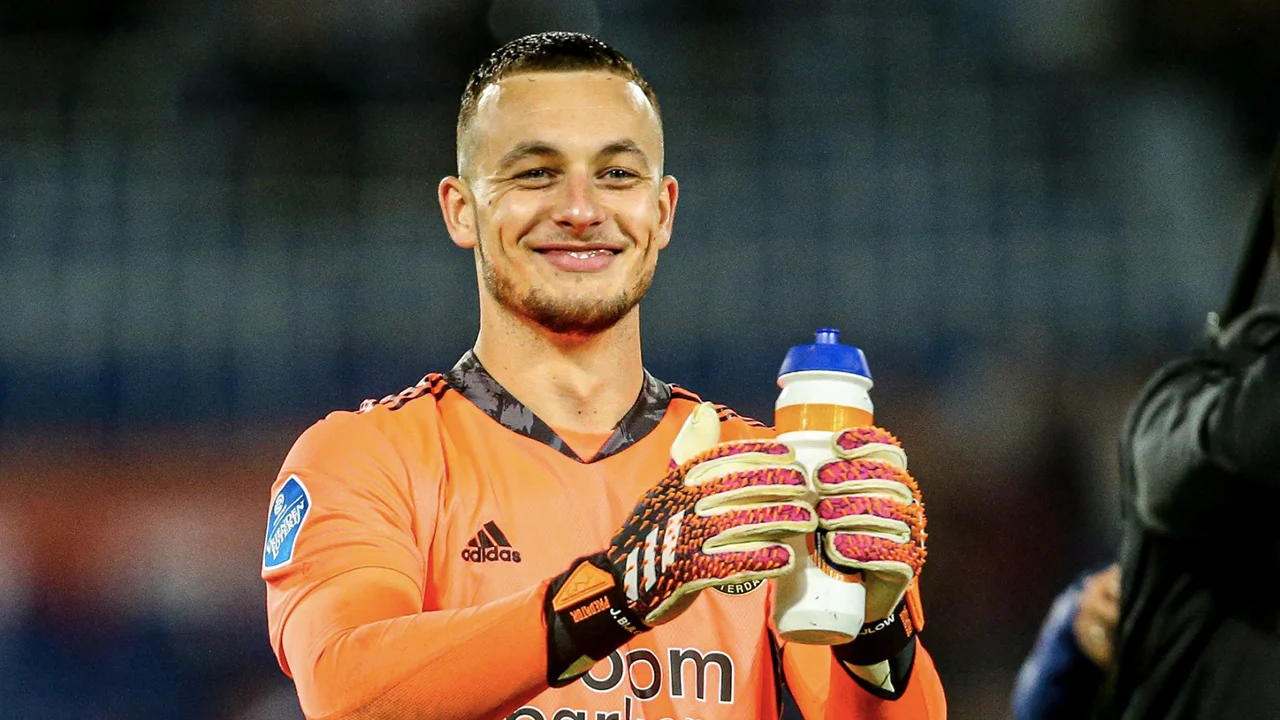 Justin Bijlow traint mee met Feyenoord in Portugal