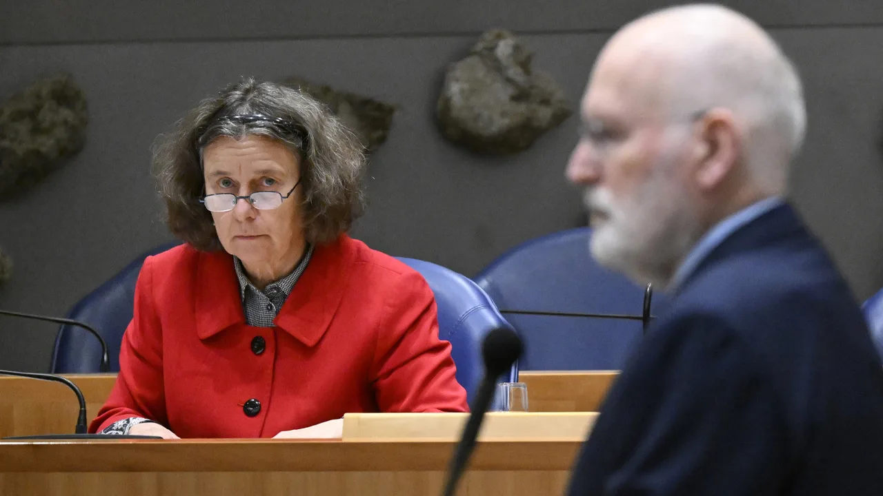Bijna hele oppositie dient motie van wantrouwen in tegen Marjolein Faber