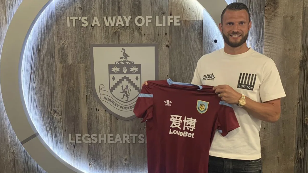 Pieters negeert PSV en vervolgt loopbaan bij Burnley