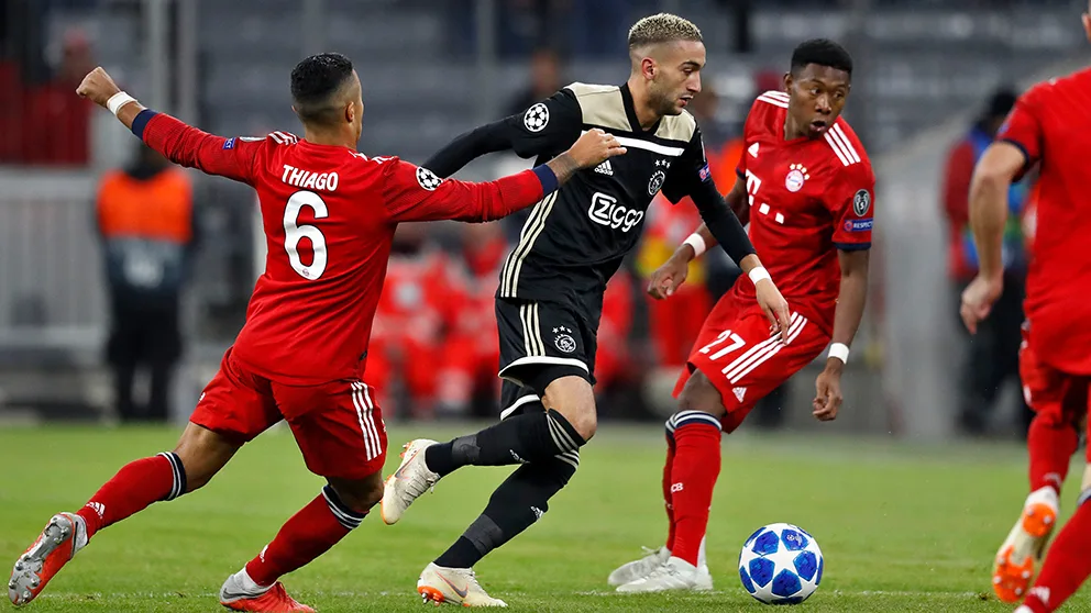 Twitter ontploft met lof voor Ziyech: 'Met afstand de beste Ajacied!'