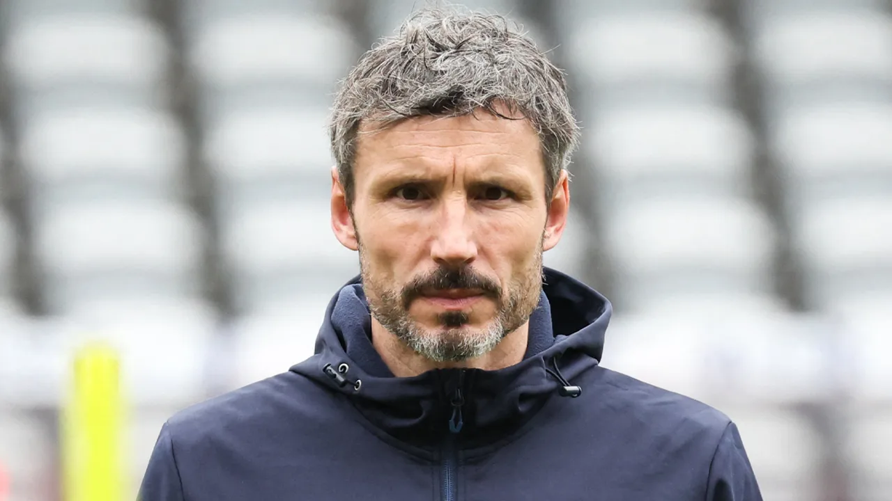 Opmerkelijk gerucht: 'Mark van Bommel bovenaan shortlist Ajax'