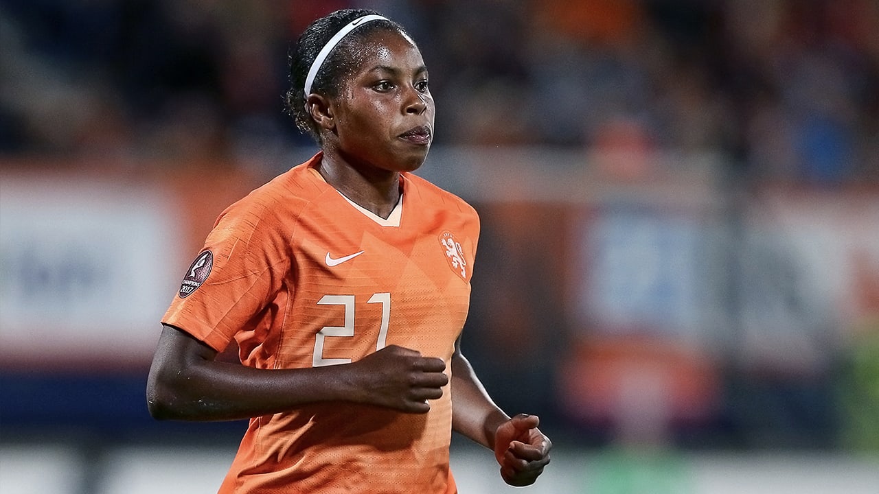 Beerensteyn sluit aan bij voetbalsters