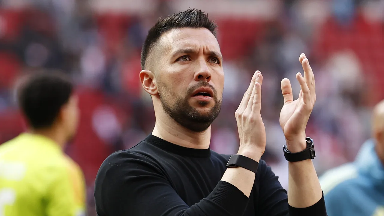 'Farioli moet het bij Ajax doen met een ploeg die misschien nog slechter is dan het jaar ervoor'