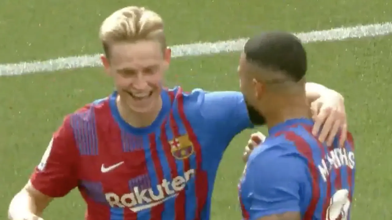 VIDEOGOAL: Memphis schiet Barcelona op voorsprong uit assist Frenkie de Jong