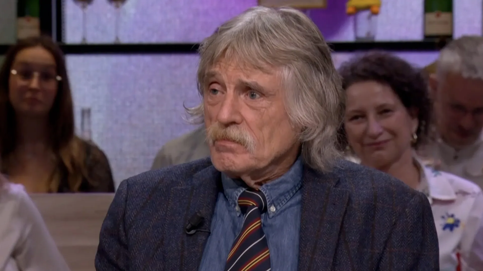 Johan Derksen haalt uit: 'Een verbitterde, meedogenloze bitch!'