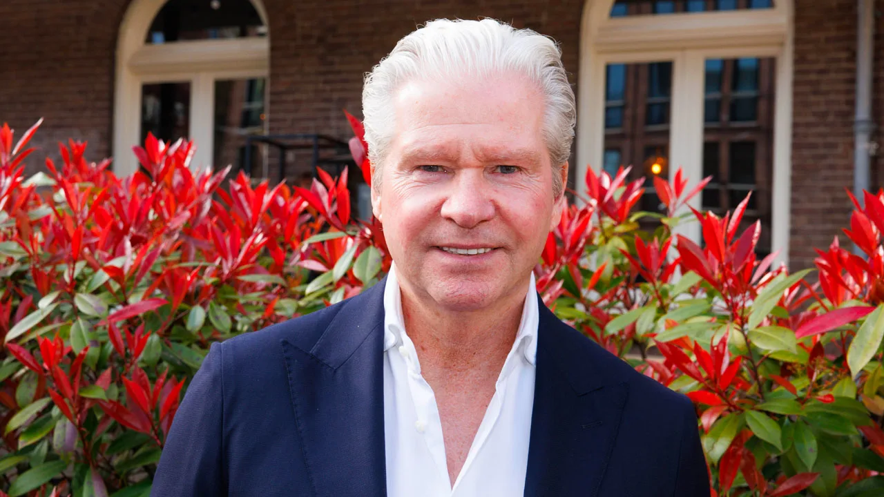 Dries Roelvink mag niet in Carré optreden