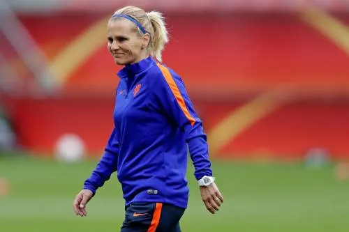 Wiegman blij met moeilijke keuzes bij Oranje