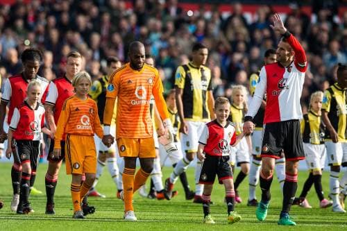 Van Persie vecht rode kaart aan