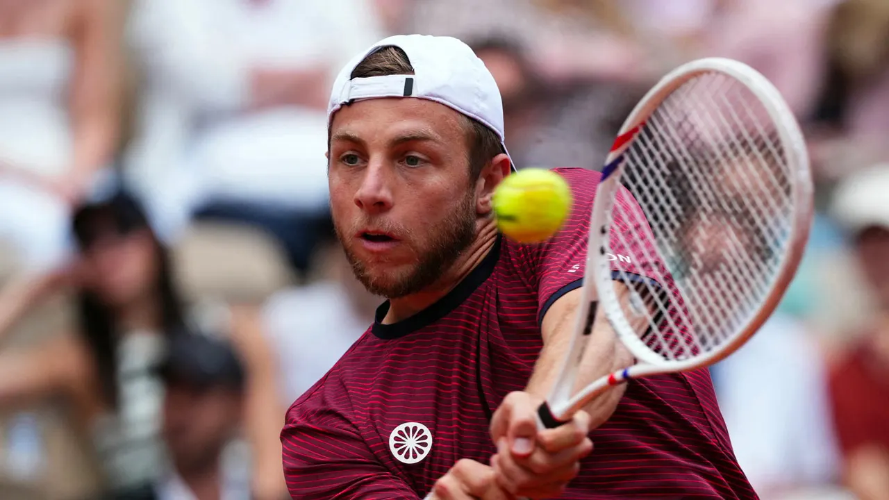 Griekspoor geeft op tegen Zverev in vierde ronde Roland Garros