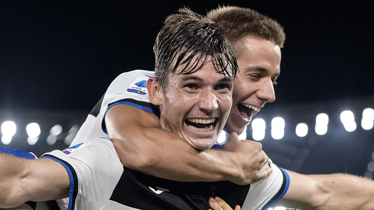 De Roon stuurt meesterlijke tweets de wereld in na kopgoal