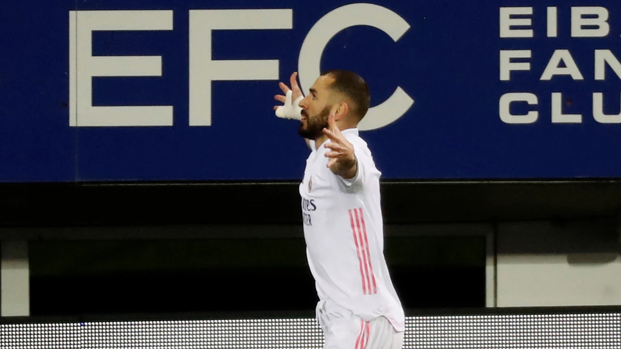 Benzema behoedt Real voor puntenverlies tegen Elche