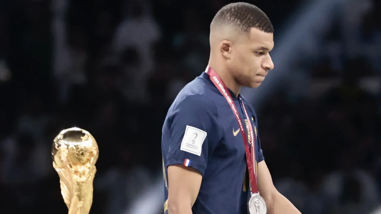 Mbappé reageert voor het eerst op pijnlijke WK-nederlaag
