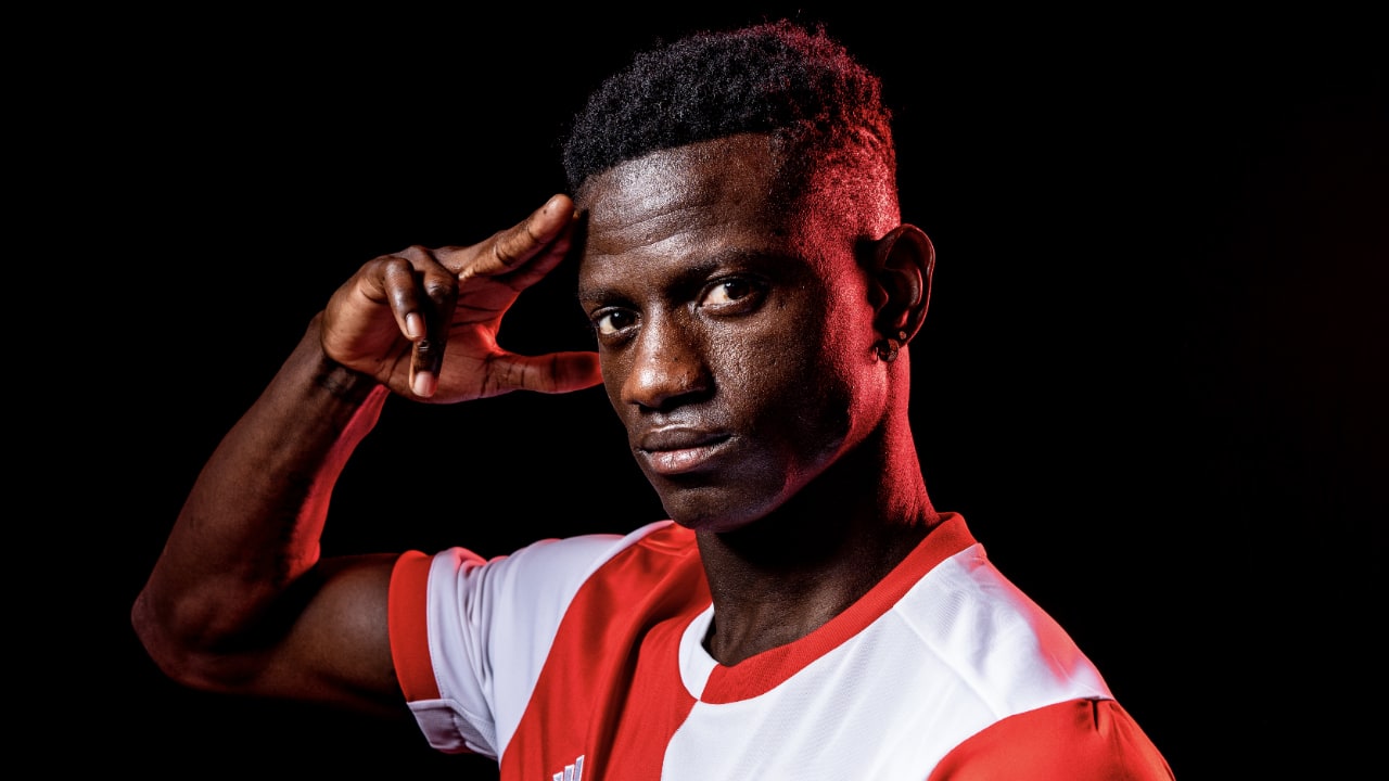 Stam zet Ié in basis bij Feyenoord