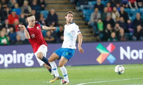 Johnsen wint met Noorwegen van Slovenië