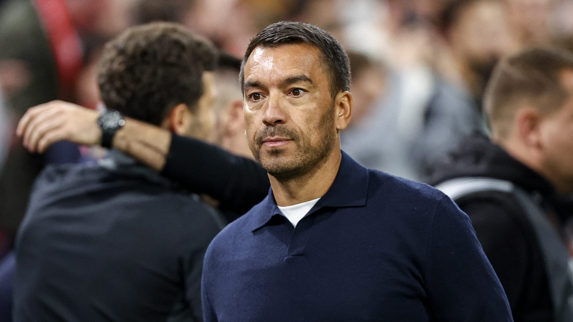 Van Bronckhorst wil 4-0 nederlaag tegen Ajax snel vergeten