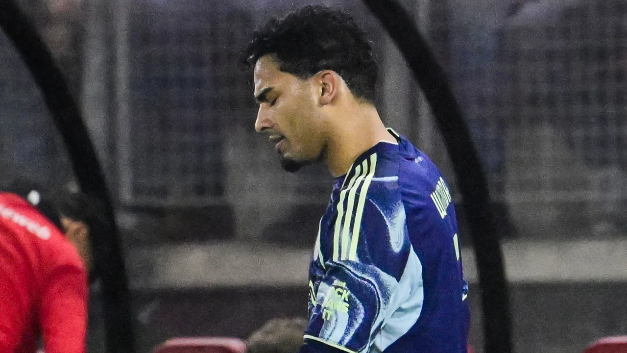 Owen Wijndal kent schorsing na rode kaart in bekerduel met AZ