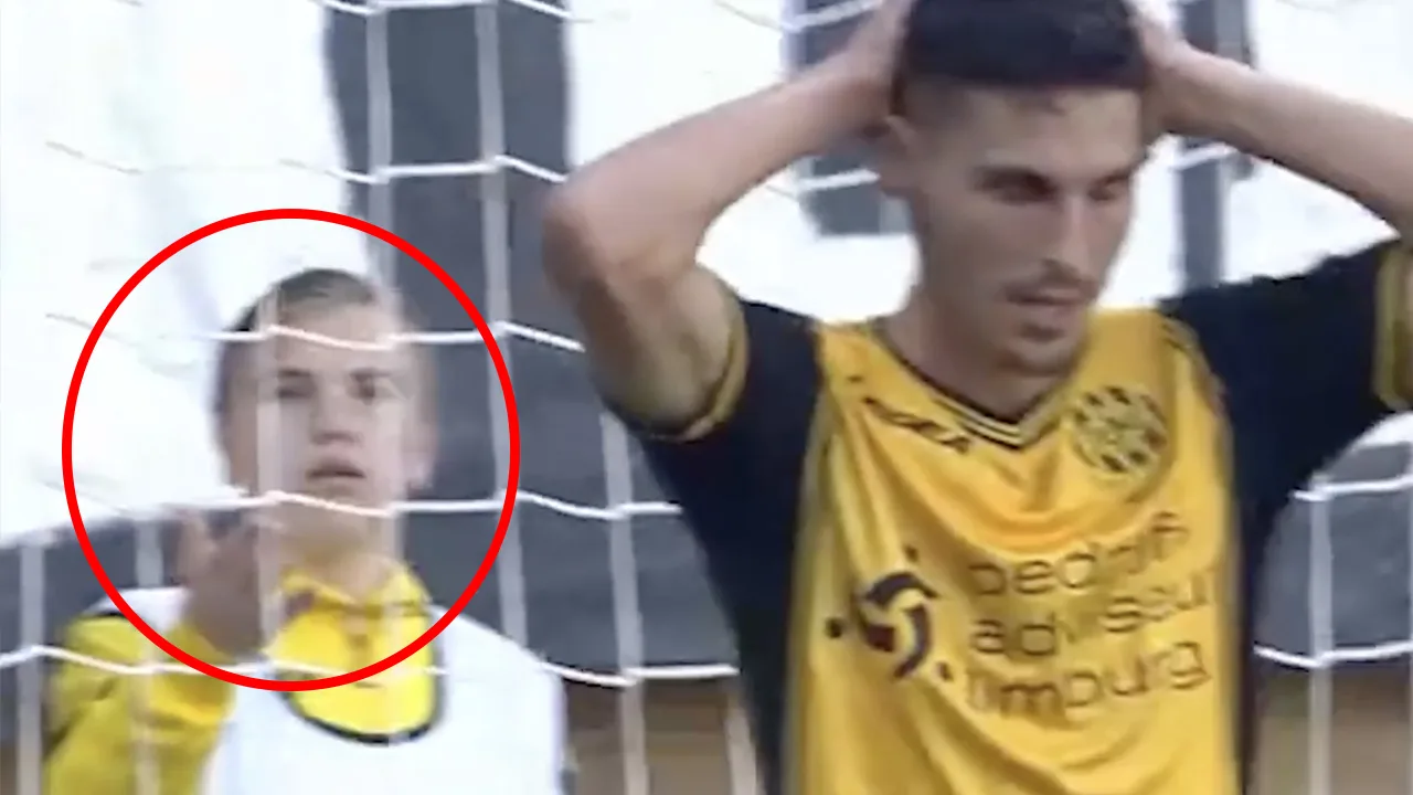ZIEN: ballenjongens begrijpen he-le-maal niets meer van eigen goal Roda